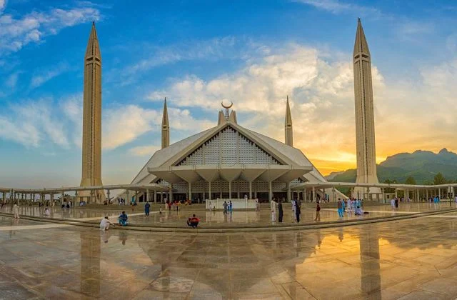 Pakistan Through Foreign Eyes