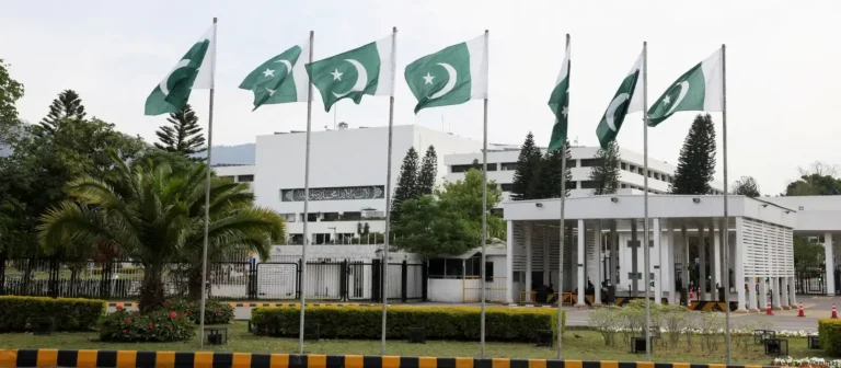 WHY PAKISTAN NEEDS MORE PROVINCES